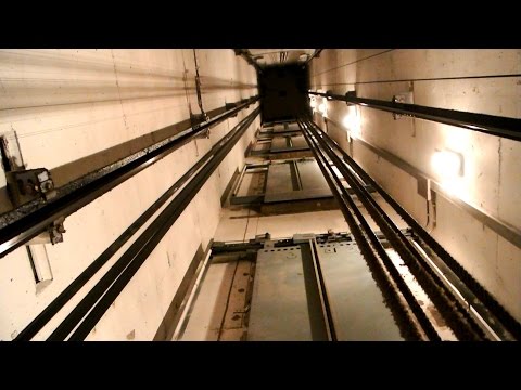 Elevator Surfing! 1978 KONE traction elevator (mb KONE 2000) @ Unioninkatu 13, Helsinki, Finland Elevator Surfing! 1978 KONE traction elevator (mb KONE 2000) @ Unioninkatu 13, Helsinki, Finland
