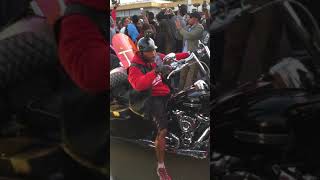 Nipsey Hussle's processional arrives at Angelus Funeral Home (4-11-19)
