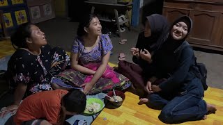NGETERNO MBAK MUR PULANG KARNA HUJAN - Sukma protess gess lucuu wkwkwkwk NGETERNO MBAK MUR PULANG KARNA HUJAN - Sukma protess gess lucuu wkwkwkwk