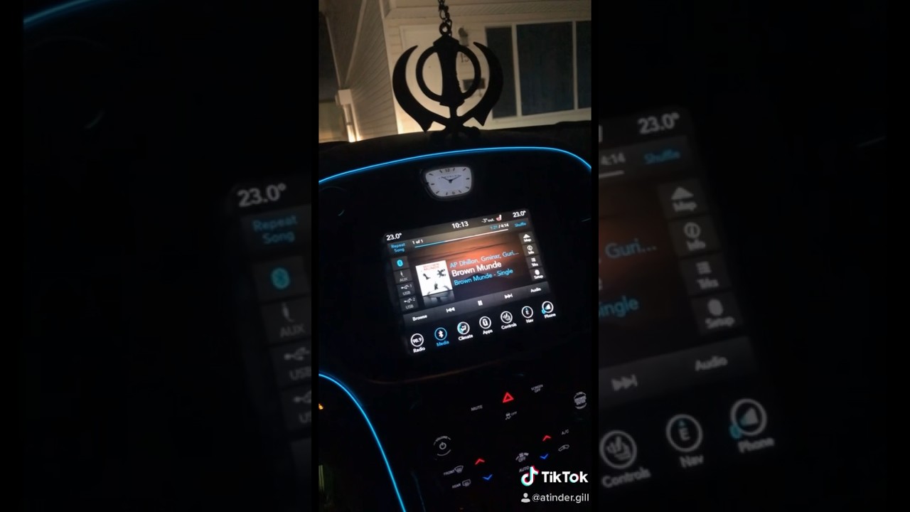 Ambient lighting in Chrysler 300