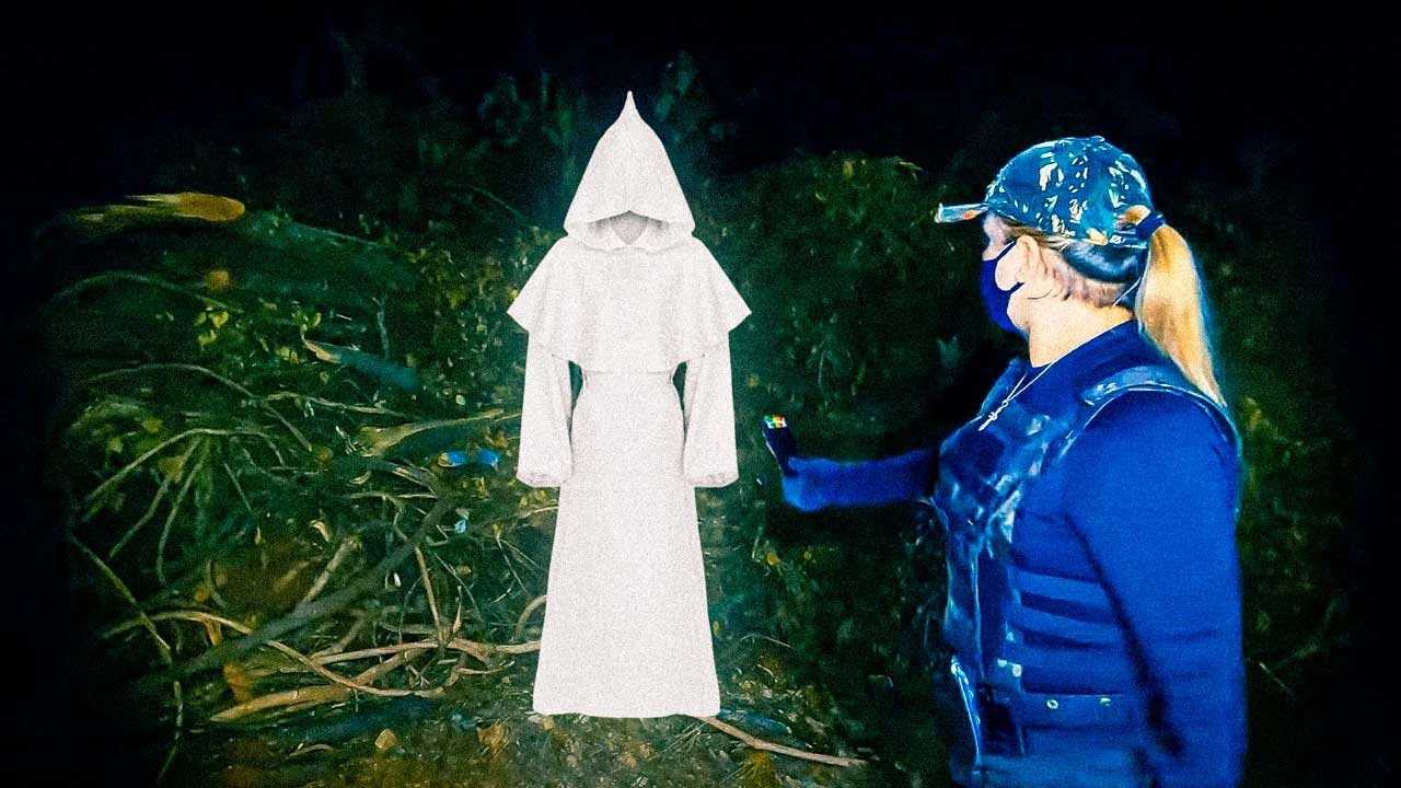 ROSY AVENTURA - ELA  ESTAVA  COM O R0STO D3SFIGUR4D0 SPIRIT -BOX