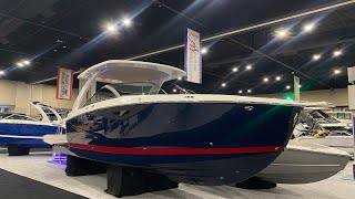 ALL NEW H33 FOUR WINNS - quick walk through with Matt at boat show!! 