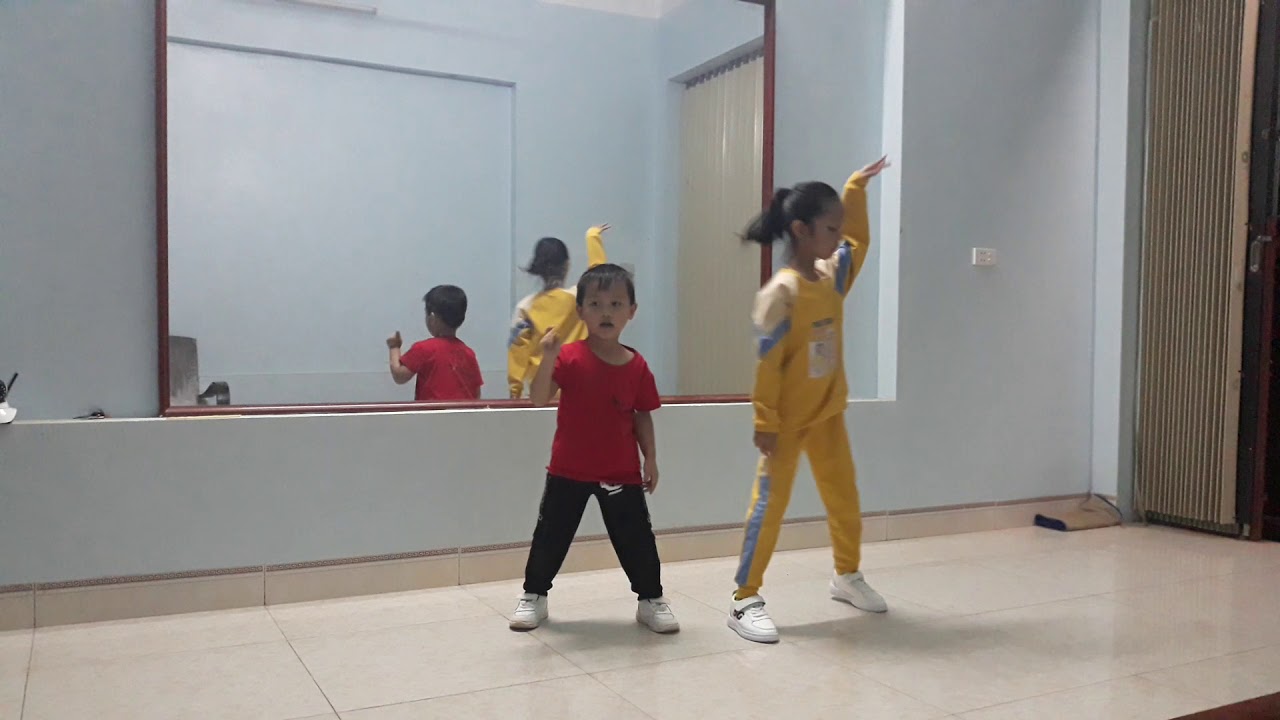 3HTV  Children learn to dance ... very well! Trẻ con học nhảy múa ... rất tốt!