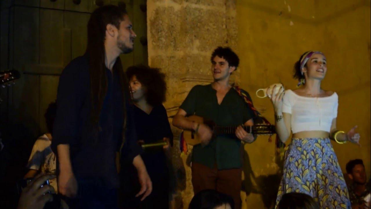 Monsieur Periné y Vicente Garcia Nuestra Canción (LiveCartagena,Colombia,Plaza de la trinidad