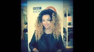 Ella Eyre - Comeback (Live Session on BBC Radio 2)