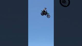 140ft Floater Axell Hodges