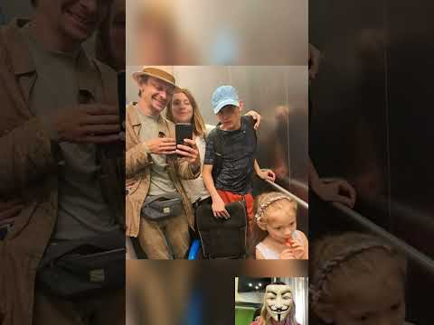 ДУШИ НЕ ЧАЕТ! Кто жена и как выглядят особенный сын и дочь актера Евгения Кулакова? #Shorts