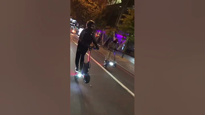 70MPH Electric Scooters Wheelies Across London #shorts - DayDayNews