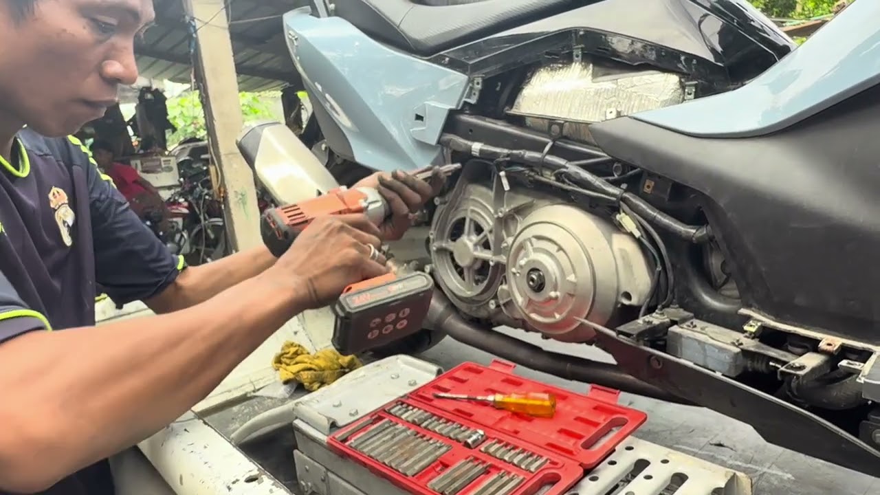 Снятие шкива Kymco AK550