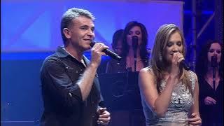 THEUNS JORDAAN, JUANITA DU PLESSIS - Country Medley