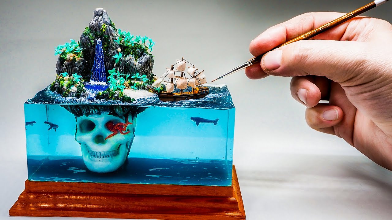 I made the Skull Island but very tiny /Diorama/ Epoxy Resin Art