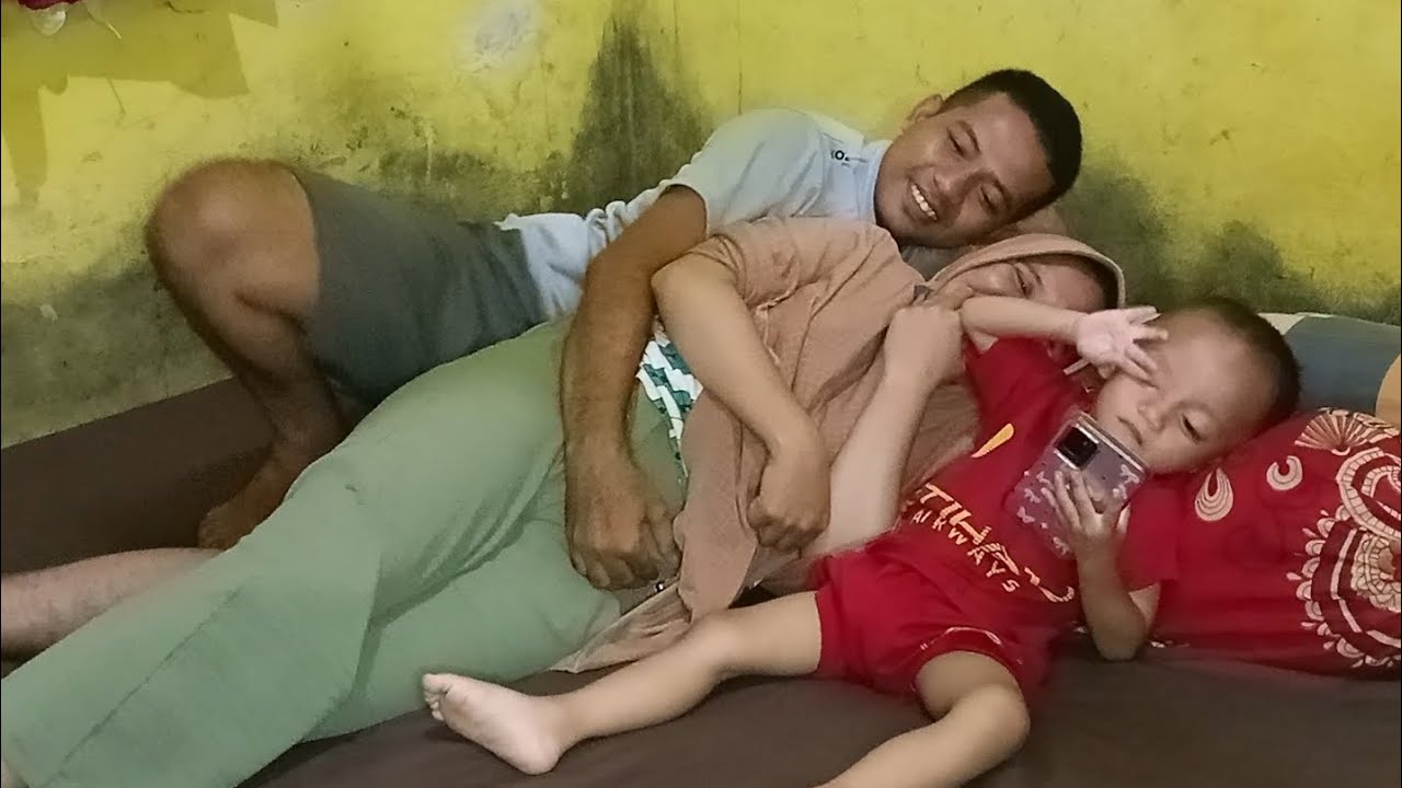 Sweet husband and wife moments❤️ romantic couples so happy with children 😊Love story daily video 215