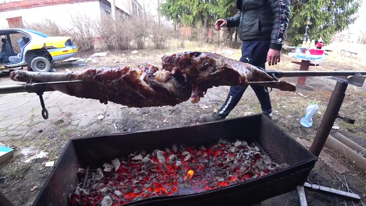 Рецепт приготовления бараньей ноги на вертеле - YouTube