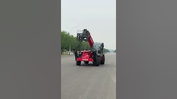 Telescopic forklift has three steering modes: two-wheel steering, four-wheel steering, crab steering