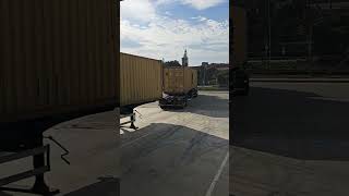 Slide Container Forward On Trailer, How Dual Container Chassis Works !
