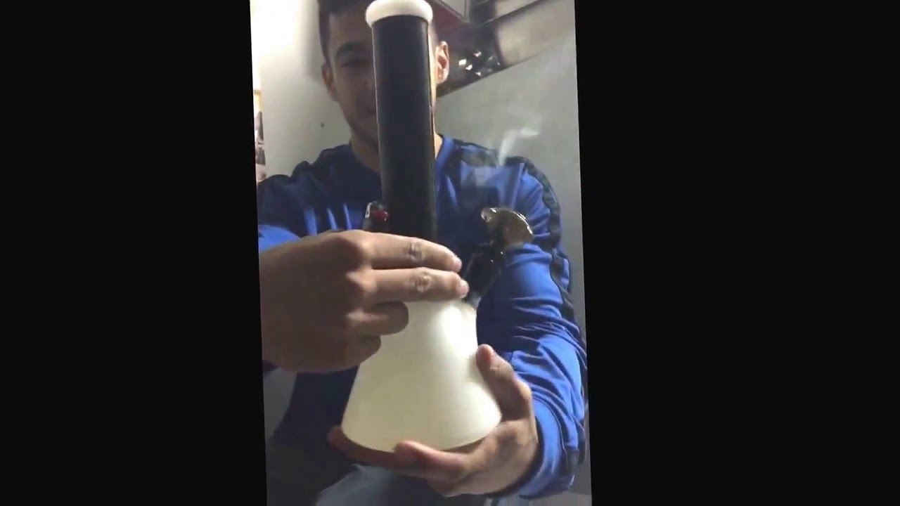 ZI-818 PLATINUM LABEL unboxing/review    Aka bashito platinum label beaker Bong