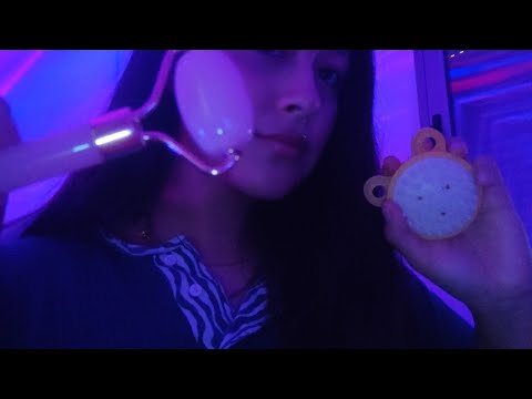 ASMR CASERO MASAJE FACIAL 💆🏽‍♀️ RP estética toco tu carita, soft spoken mouth sounds, camera tapping