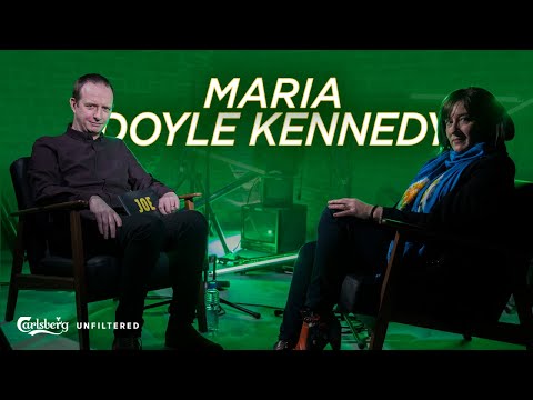 Video: Maria Doyle Kennedy grynoji vertė: Wiki, vedęs, šeima, vestuvės, atlyginimas, broliai ir seserys