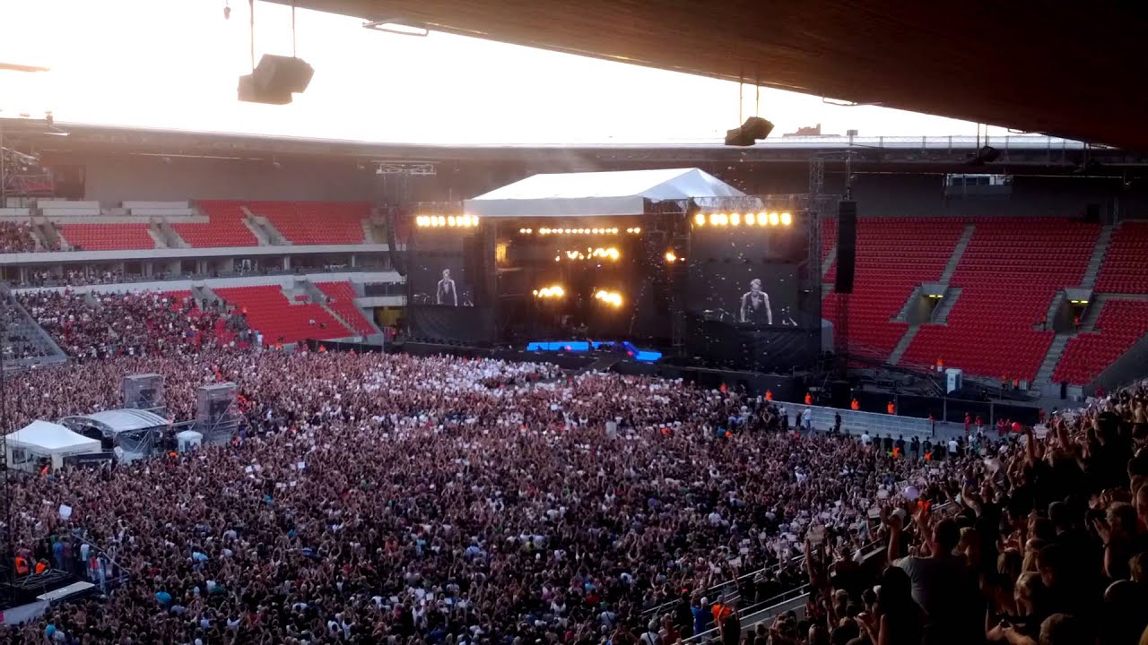 Martin Gore's b-day - Slavia Stadium, Prague - Delta ... Slavia