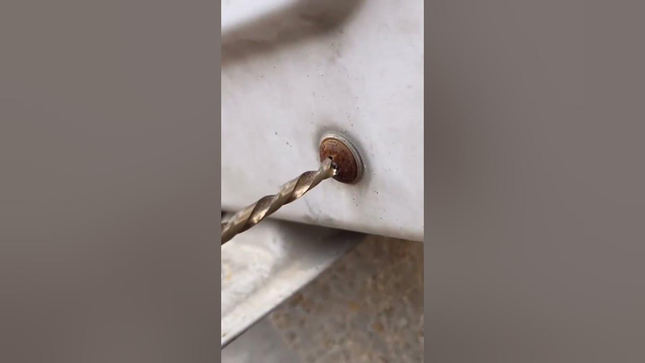 How to remove old screw 😮 screw viral YouTube