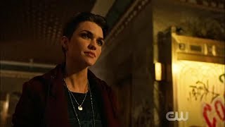 Barry, Kara And Oliver Meet Kate Kane Batwoman Elseworlds Part 2