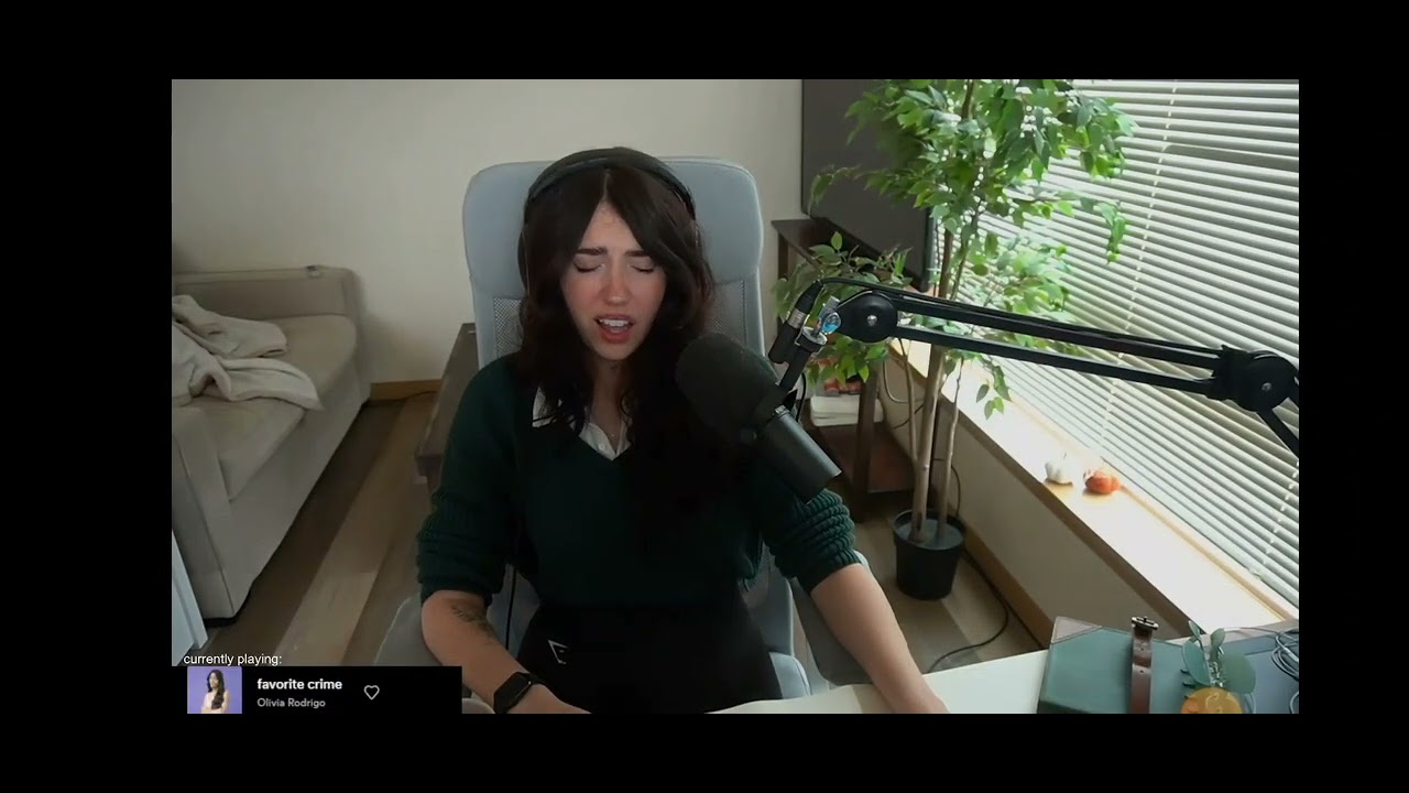 Breebunn Sneezes On Her Stream Today!! 