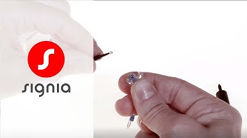 Removal of Signia miniReceiver 3.0 using Removal Tool 3.0 with short custom earmolds