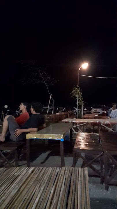 Tempat Nongkrong yang Asyik #malam #malamhari di #banyuwangi #short