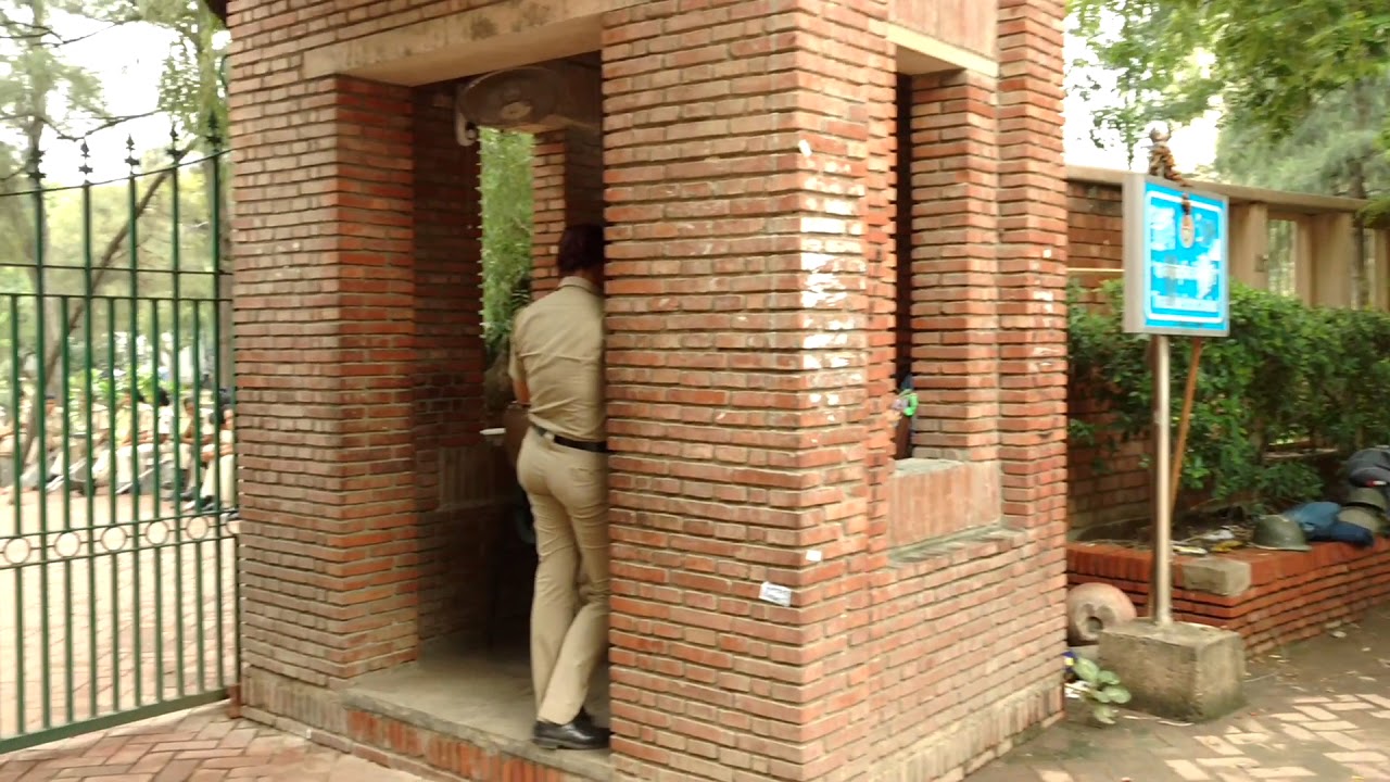 Police deployed at Chhatra Marg, University of Delhi