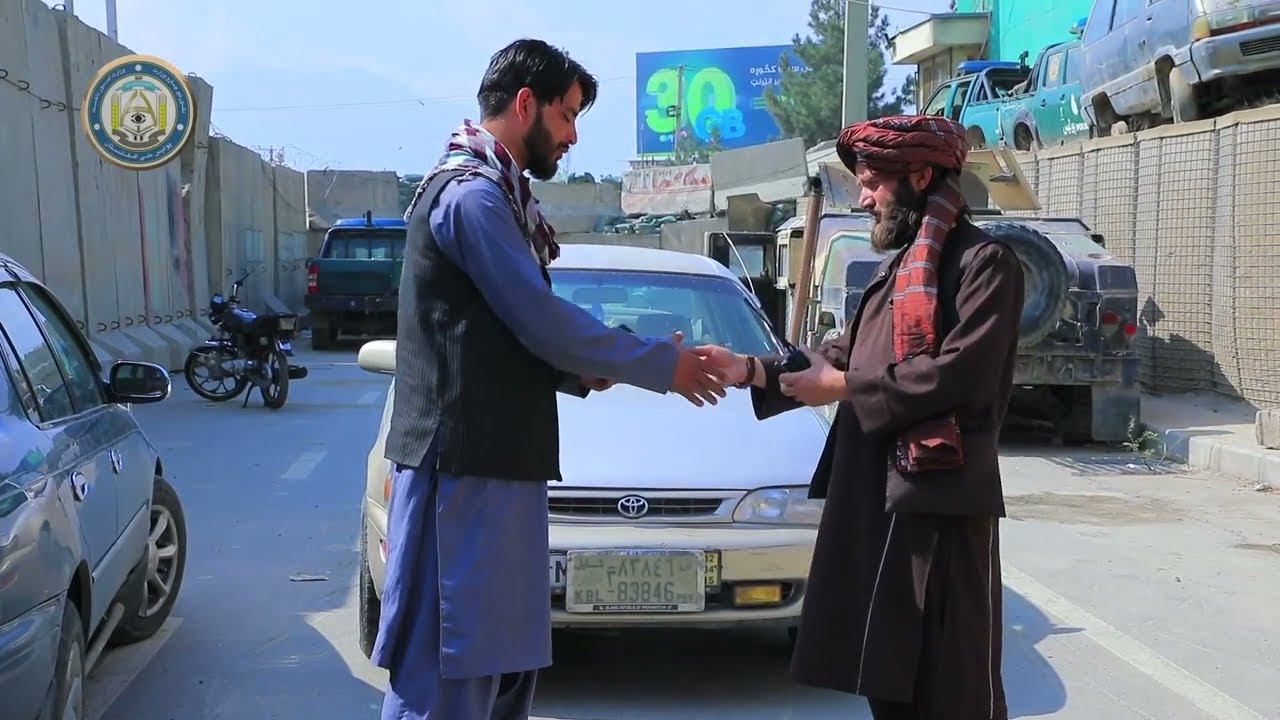 منسوبین حوزه پنجم امنیتی شهر کابل (۴) تن را در پیوند به دزدی وسایط و تلفون های همراه بازداشت کردند