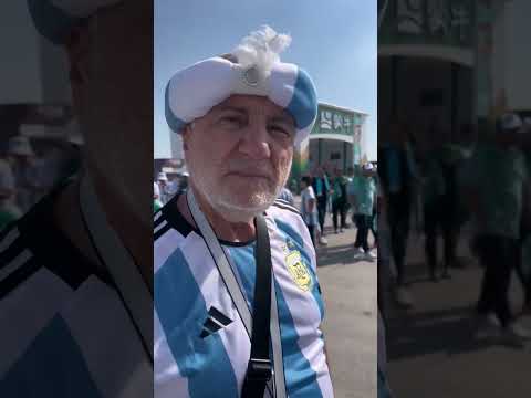 هكذا كان جواب الجمهور الارجنتيني عندما سألتهم عن من الأفضل ميسي أم مارادونا Messi Worldcup