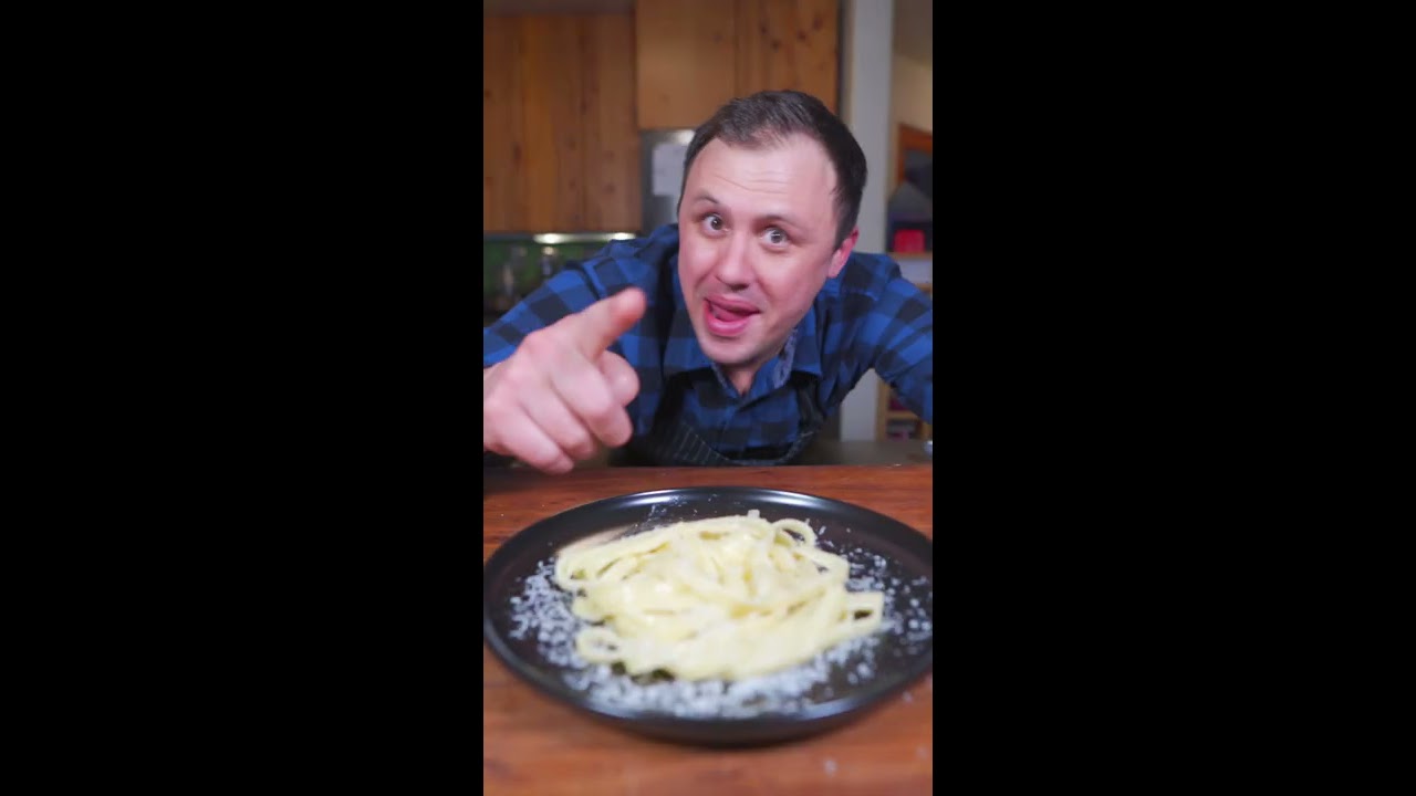 Authentic Fettuccine Alfredo Only Needs 3 Ingredients