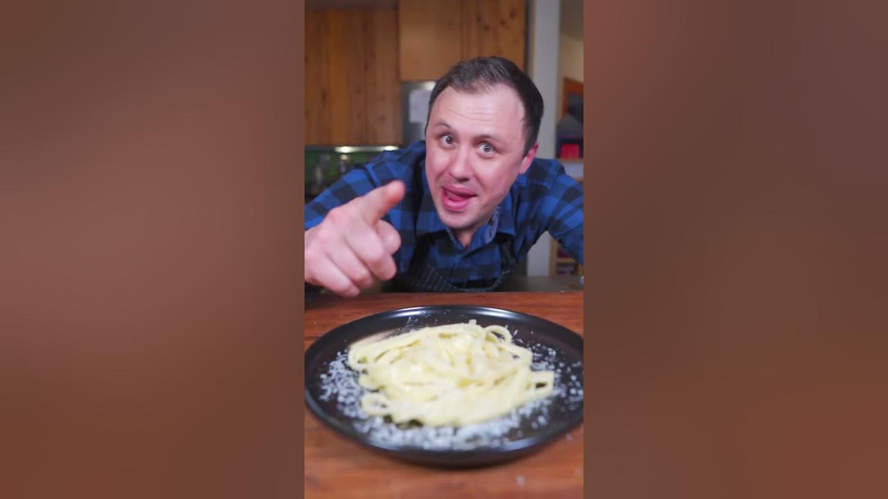 Authentic Fettuccine Alfredo Only Needs 3 Ingredients