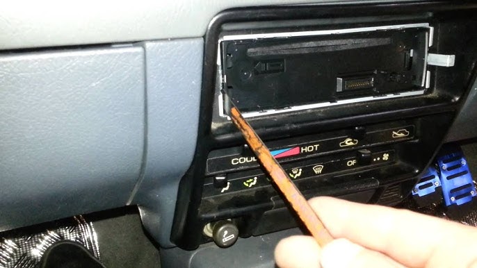 AUTORADIO VW T5/T6 ausbauen (Tutorial) - Charlie Busmann: DIY VW