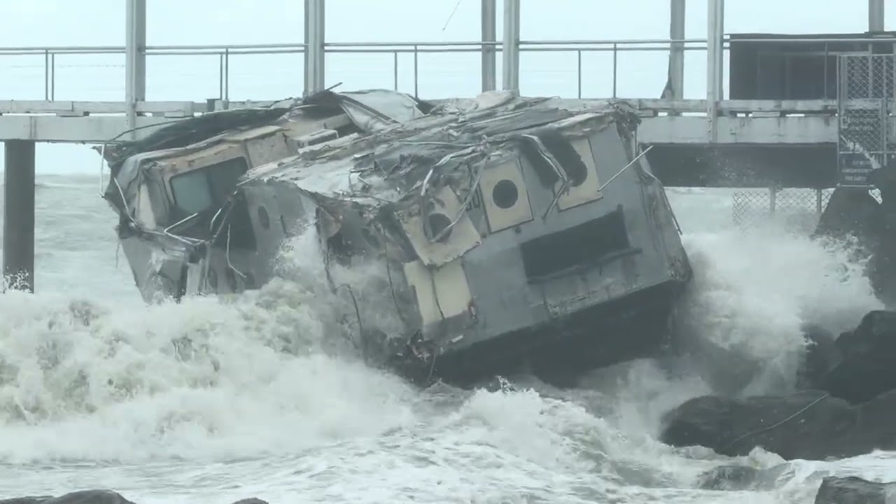 Cyclone Koji Airlie beach boat smashed at coral sea jetty