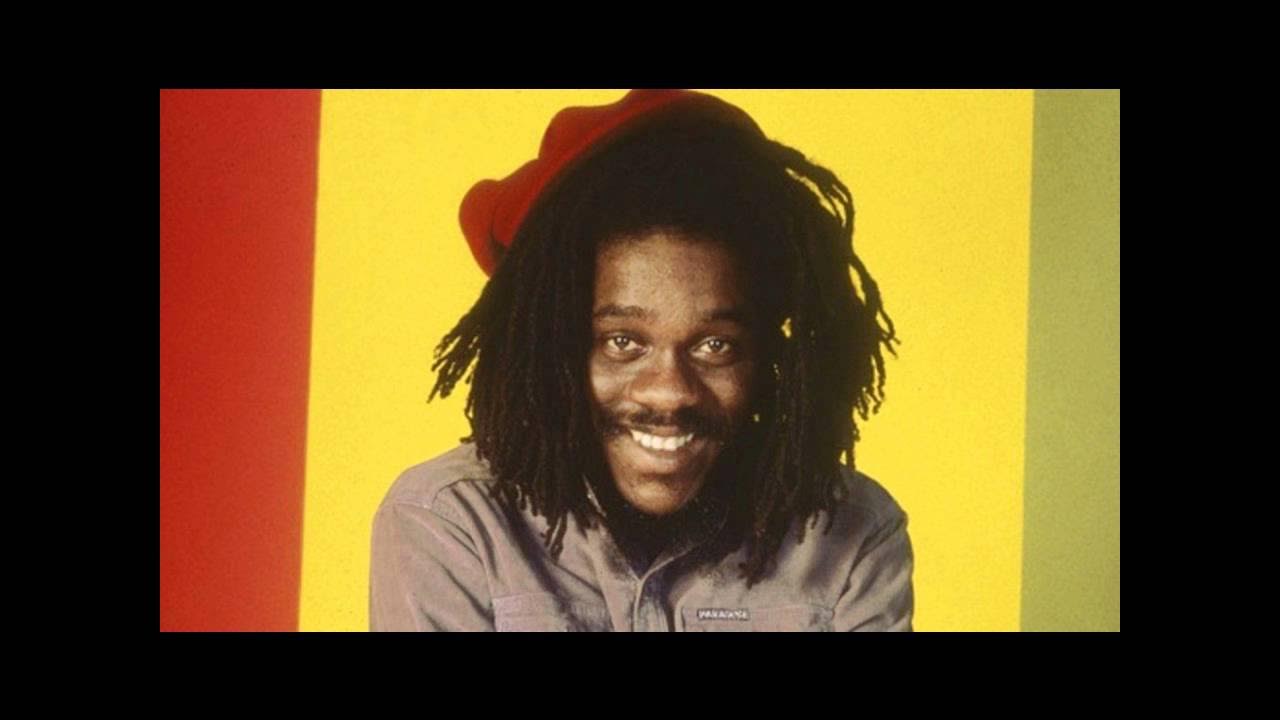 Dennis Brown - Black Magic Woman Dennis Brown - Black Magic Woman