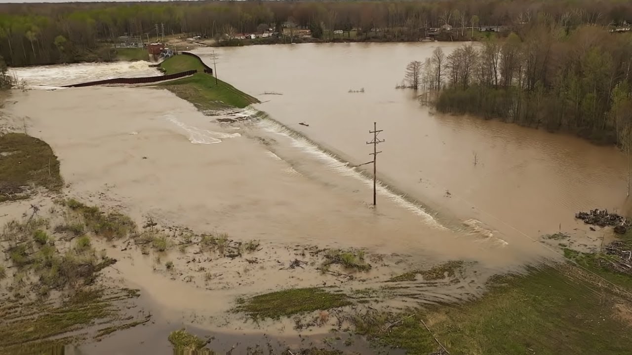 Smallwood Lake Dam Overflowing