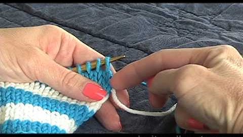 Carrying Yarn Up the Side - Stripes, Colorwork