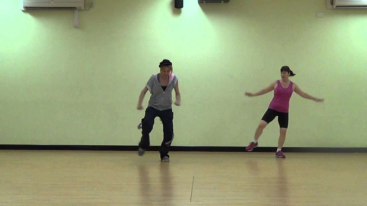 I WANNA DANCE WITH SOMEBODY by Glee Cast - YouTube