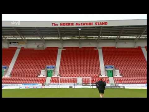 Dunfermline Athletic doing The Crossbar Challenge ...