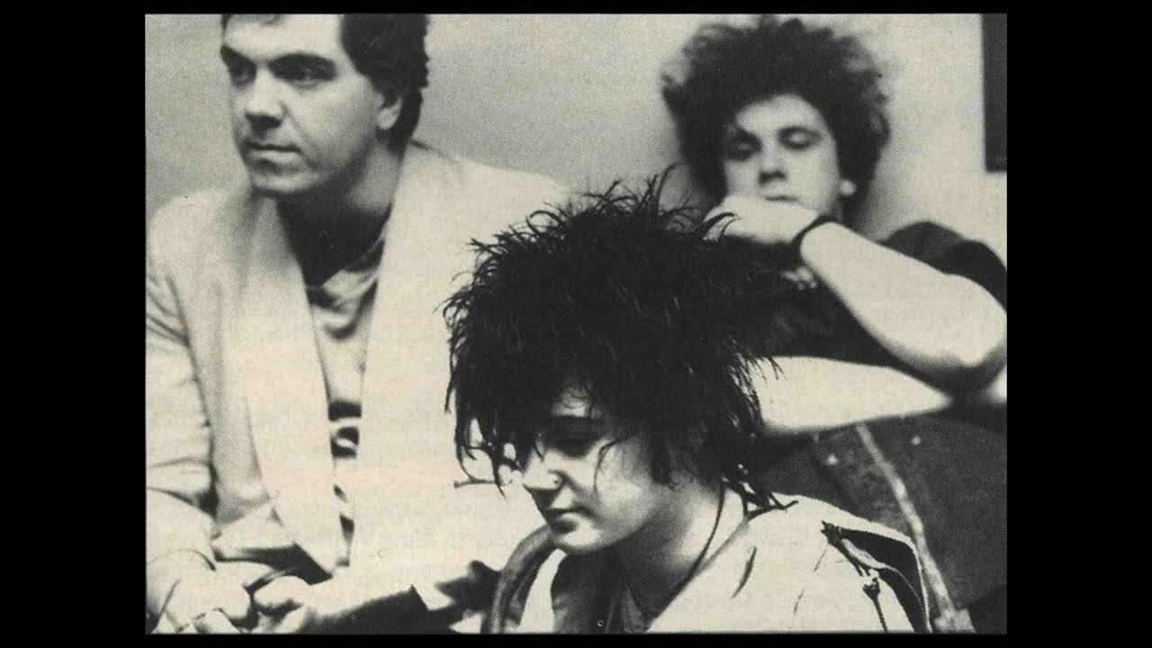 Cocteau TwinsGarlands (Live 4231983) YouTube