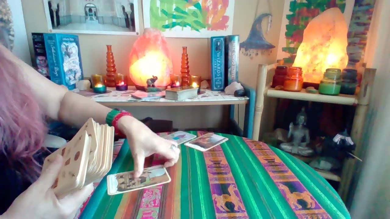 CAPRICORNIO!!🔮Alguien quiere hacerte feliz, no lo frenes!! Hay un trabajo de equipo que funcionará!!