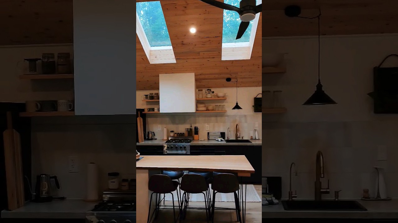 We LOVED this AirBNB in Bancroft, Canada 😍!     