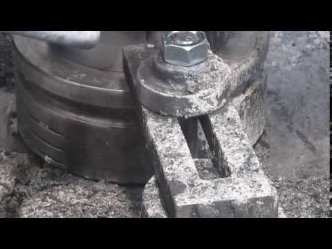 Videó: 3 módszer a fémfoltok eltávolítására a porcelán WC -ből