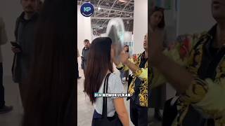 Seniman Ini Pukul Wajah Pengunjung Demi Karya Seni #shorts #shortsviral