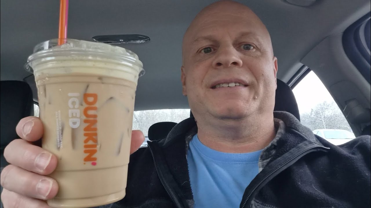 New Dunkin' Iced Banana Puddin Cloud Latte Review 