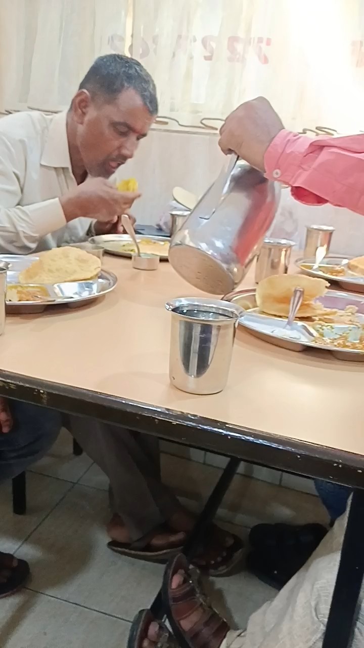 😉 और बताओ - ShareChat