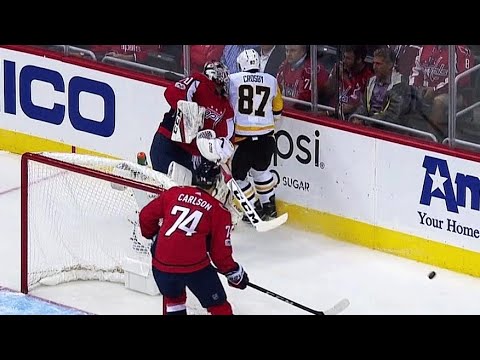 Crosby getting into shenanigans with Holtby