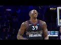 Dwight Howard can't stop laughing after airballs a three and is met with applause from the crowd🤭