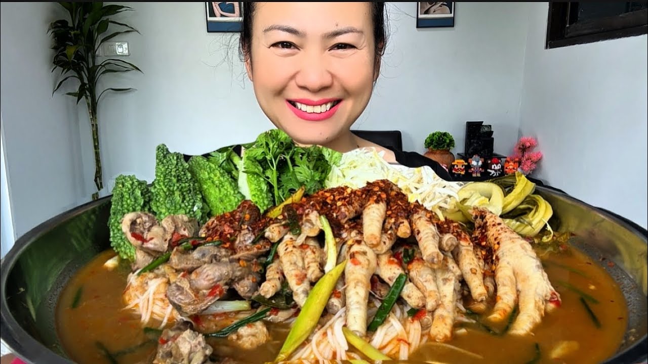 Thaifood ASMR ขนมจีนน้ำยาป่าตีนไก่ ผักเยอะๆ Khanom Jeen ya pa with chicken feet MUKBANG show 
